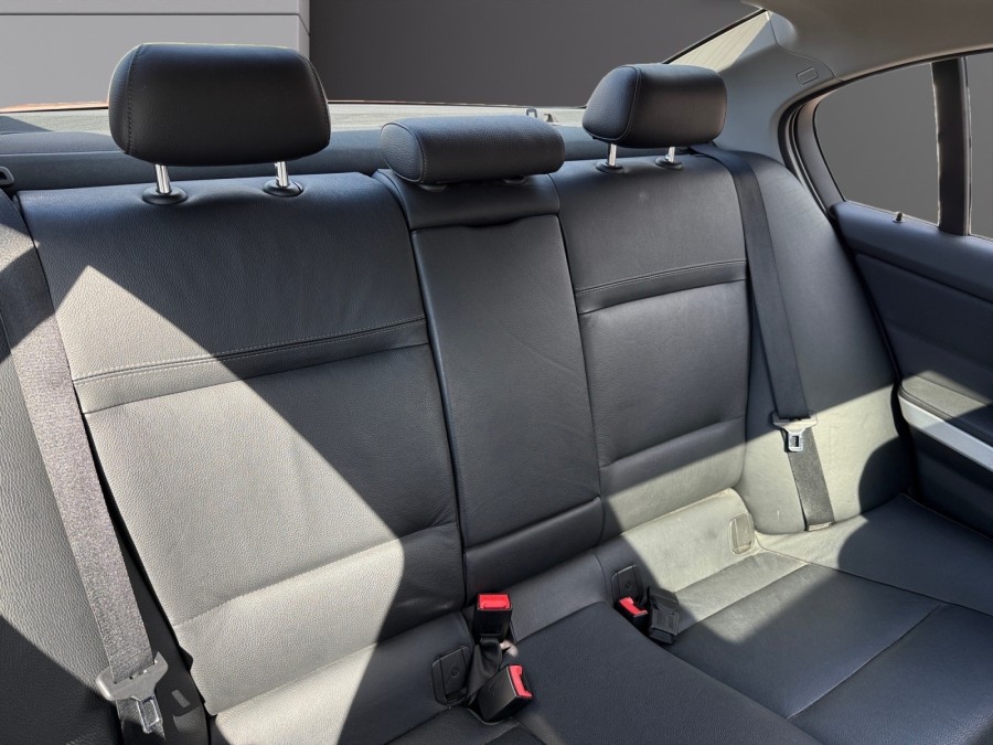 BMW d'occasion SERIE 3 318I EDITION BA de 2010 Cannes (06)﻿