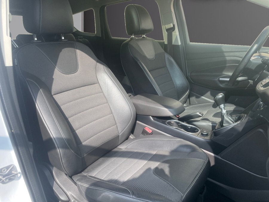 FORD d'occasion KUGA 2.0 TDCI 150 ch SPORT PLATINIUM de 2016 Royan