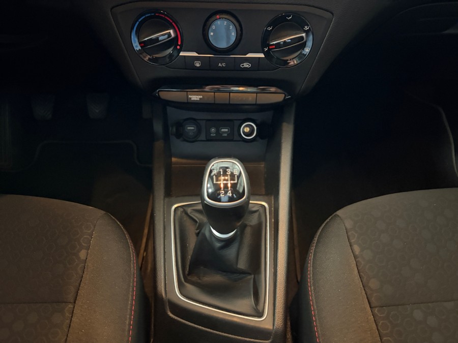 HYUNDAI d'occasion I20 1.0 T-GDI 100 INITIA de 2019 Fontainebleau