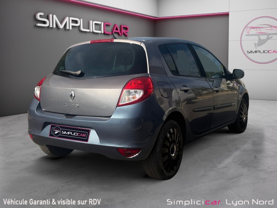RENAULT d'occasion CLIO RENAULT CLIO 3 Phase 2 68cv de 2009 Lyon Nord