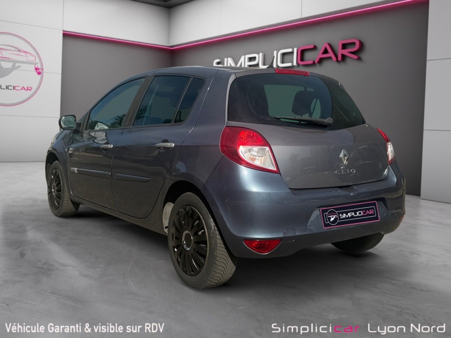 RENAULT d'occasion CLIO RENAULT CLIO 3 Phase 2 68cv de 2009 Lyon Nord