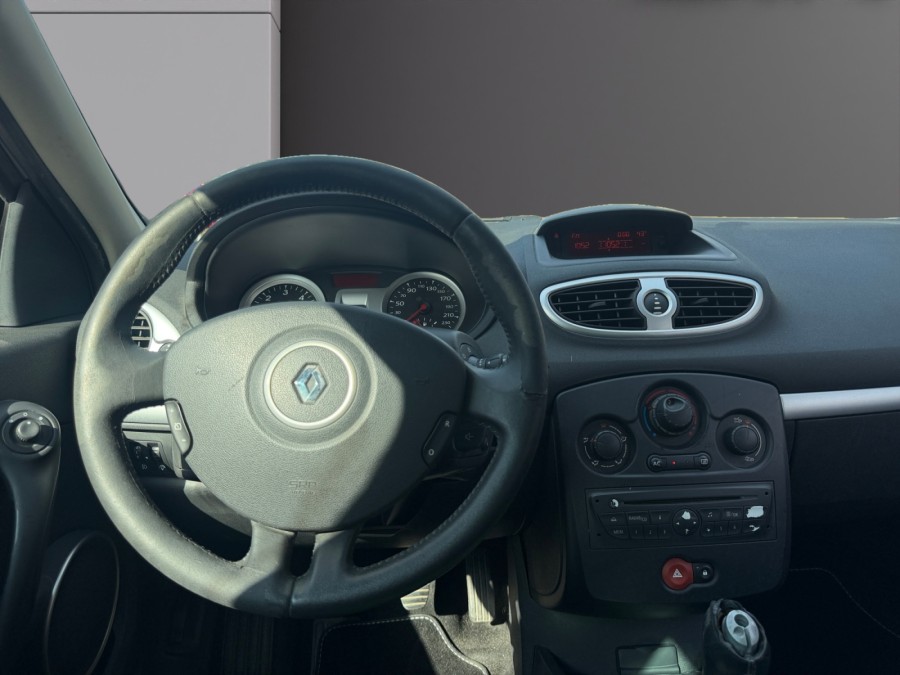 RENAULT d'occasion CLIO RENAULT CLIO 3 Phase 2 68cv de 2009 Lyon Nord