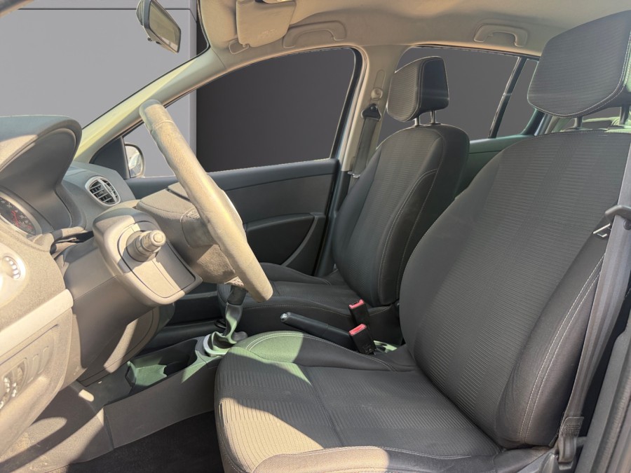 RENAULT d'occasion CLIO RENAULT CLIO 3 Phase 2 68cv de 2009 Lyon Nord