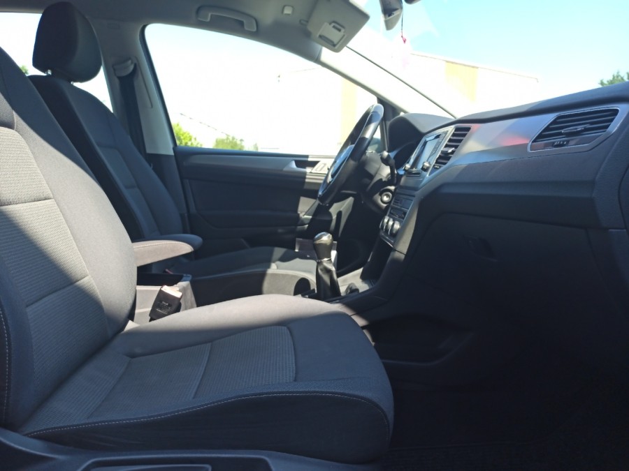 VOLKSWAGEN d'occasion GOLF 1.6 TDI 105 CONFORTLINE de 2014 Brest (29)﻿