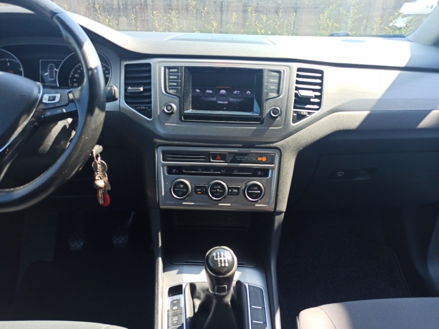 VOLKSWAGEN d'occasion GOLF 1.6 TDI 105 CONFORTLINE de 2014 Brest (29)﻿