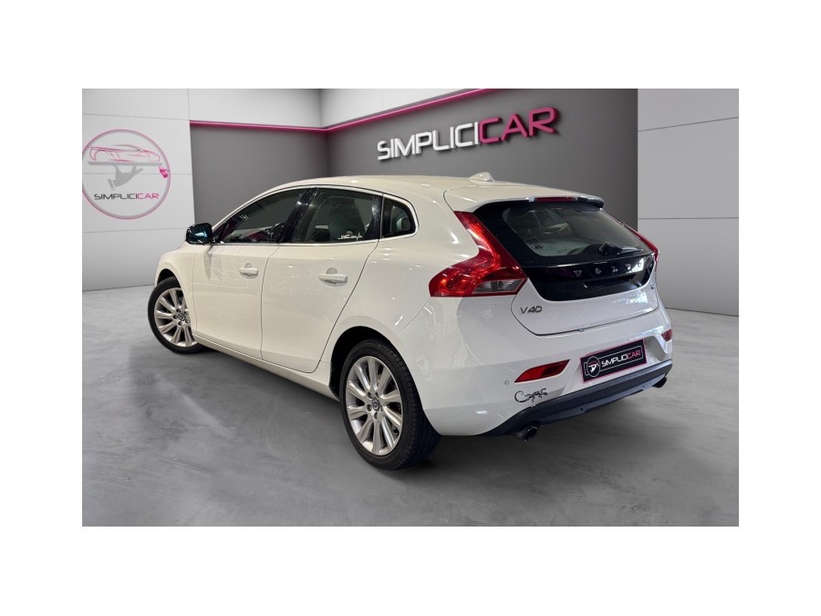 VOLVO d'occasion V40 T2 120 KINETIC de 2014 Montpellier (34)﻿