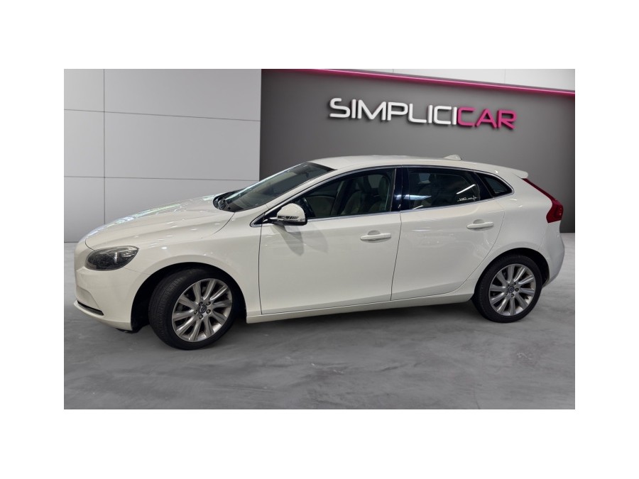 VOLVO d'occasion V40 T2 120 KINETIC de 2014 Montpellier (34)﻿