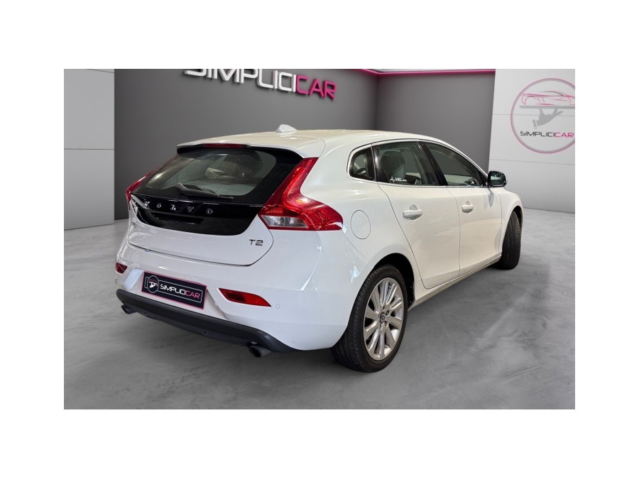 VOLVO d'occasion V40 T2 120 KINETIC de 2014 Montpellier (34)﻿