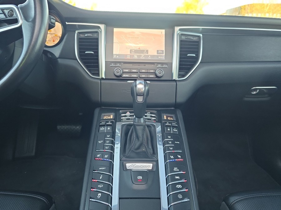 PORSCHE d'occasion MACAN 3.0 360 GTS de 2017 Vichy (03)﻿