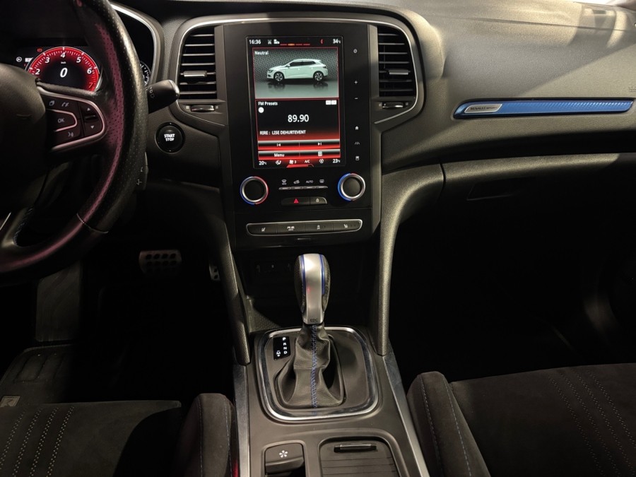 RENAULT d'occasion MEGANE IV BERLINE BICORPS TROIS OU CINQ PORTES TCE