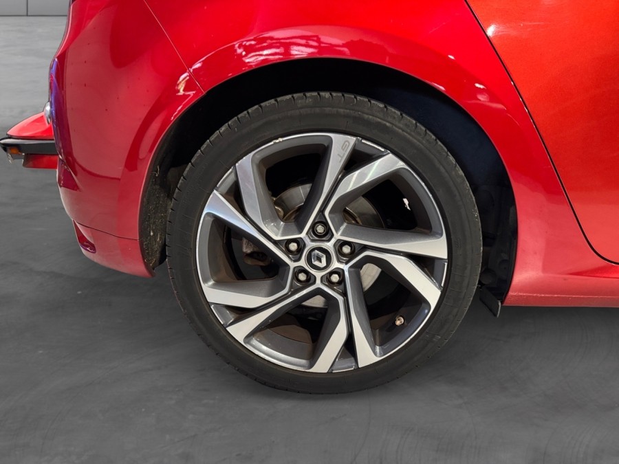 RENAULT d'occasion MEGANE IV BERLINE BICORPS TROIS OU CINQ PORTES TCE