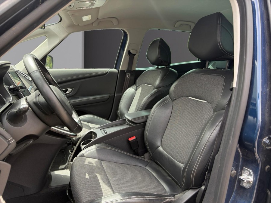 RENAULT d'occasion SCENIC GRAND 1.3 TCE 140 INTENS de 2021 Lyon St