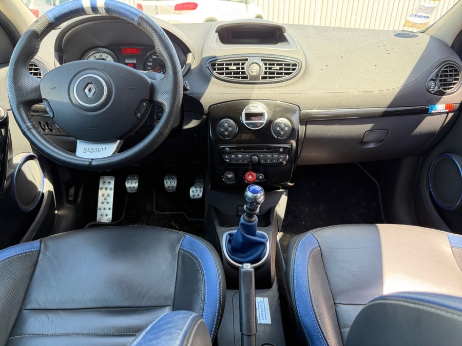 RENAULT d'occasion CLIO RENAULT SPORT 20 ANS 2.0 16V de 2011 Lyon St