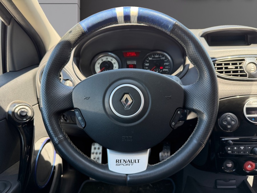 RENAULT d'occasion CLIO RENAULT SPORT 20 ANS 2.0 16V de 2011 Lyon St