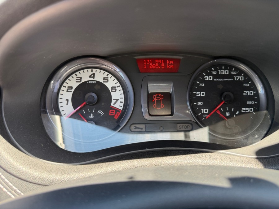 RENAULT d'occasion CLIO RENAULT SPORT 20 ANS 2.0 16V de 2011 Lyon St