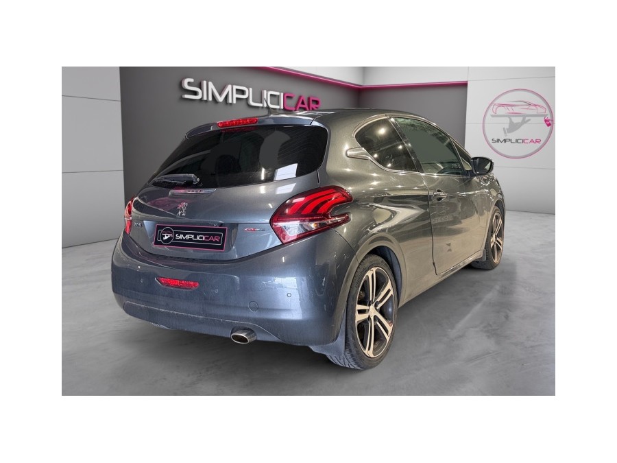 PEUGEOT d'occasion 208 1.2 PURE TECH 110  GT LINE de 2015 Montpellier