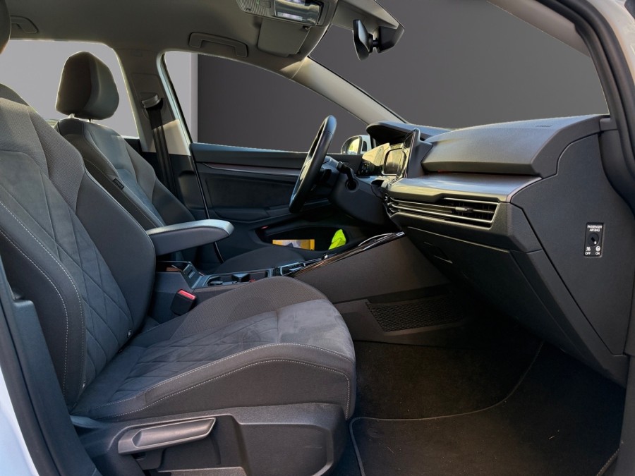 VOLKSWAGEN d'occasion GOLF 2.0 TDI SCR 150 ACTIVE DSG de 2023 Cannes