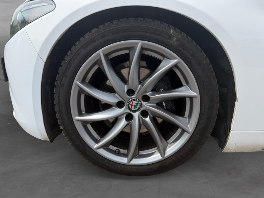 ALFA ROMEO d'occasion GIULIA 2.2 JTD 180 SUPER AT de 2016 Abbeville