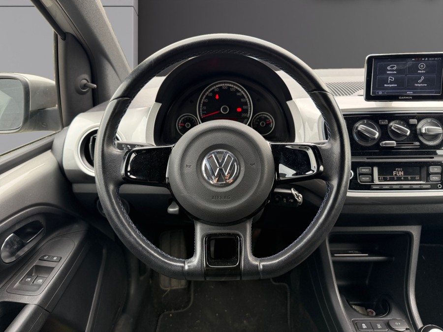 VOLKSWAGEN d'occasion UP! 2.0 1.0 Club de 2016 Orleans (45)﻿