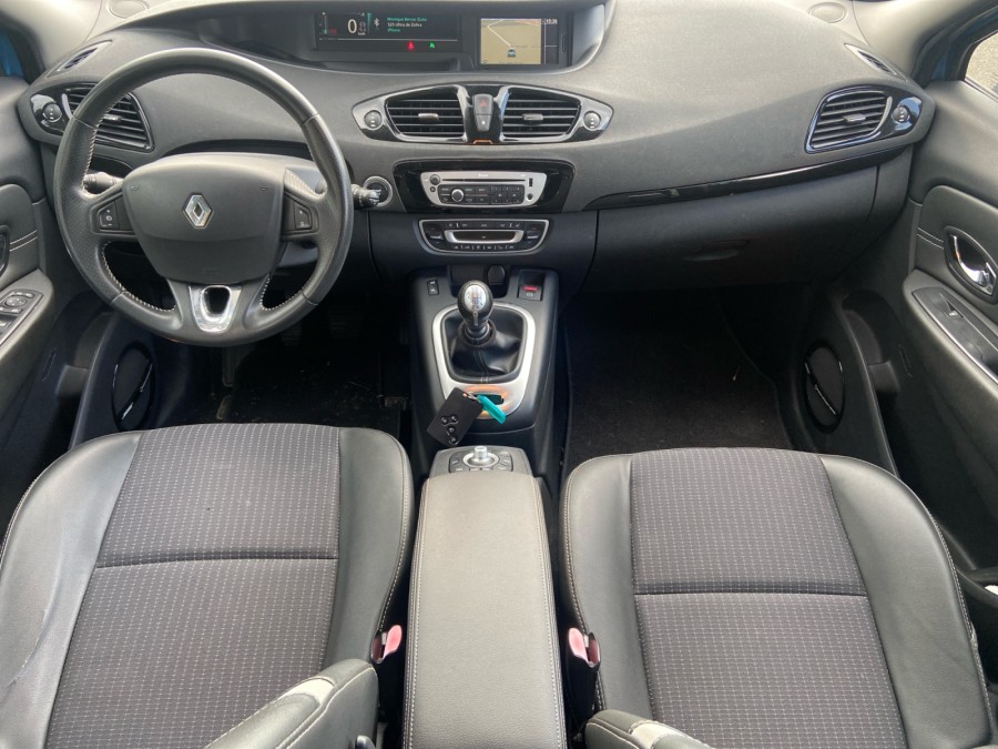 RENAULT d'occasion SCENIC III 1.6 DCI 130 LOUNGE de 2013 Brest (29)﻿