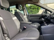 RENAULT d'occasion SCENIC III 1.6 DCI 130 LOUNGE de 2013 Brest (29)﻿