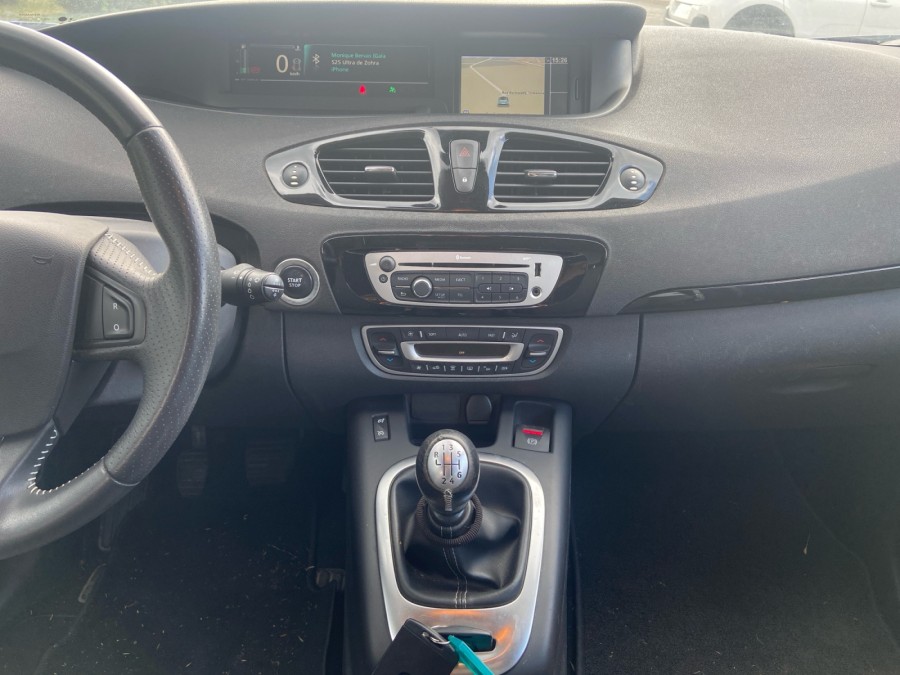 RENAULT d'occasion SCENIC III 1.6 DCI 130 LOUNGE de 2013 Brest (29)﻿