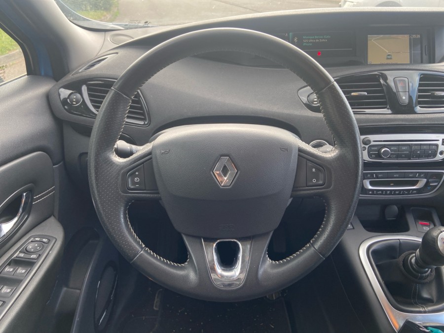 RENAULT d'occasion SCENIC III 1.6 DCI 130 LOUNGE de 2013 Brest (29)﻿