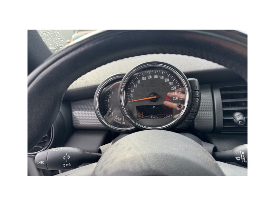 MINI d'occasion MINI COOPER 136 PACK CHILI de 2014 La Ciotat (13)﻿