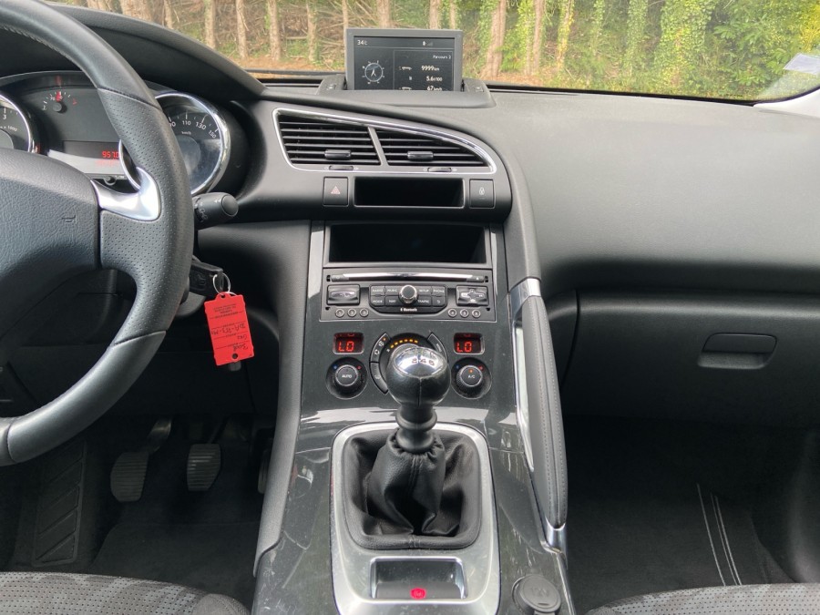 PEUGEOT d'occasion 3008 I MONOSPACE 1.6 HDI 115 STYLE de 2013 Brest