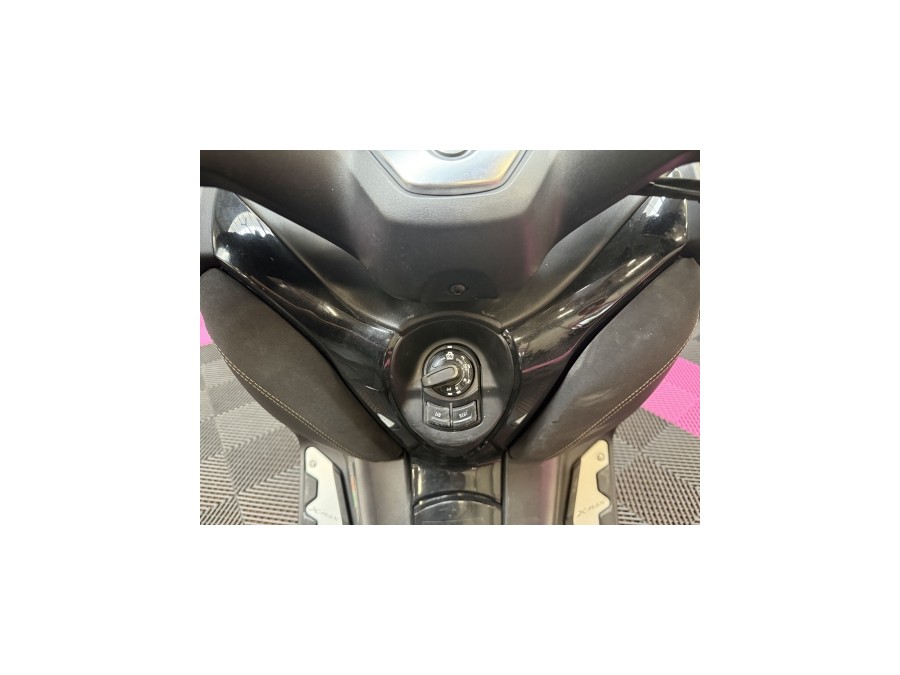 YAMAHA d'occasion X MAX 300 IRON MAX 300 de 2019 Salon de Provence