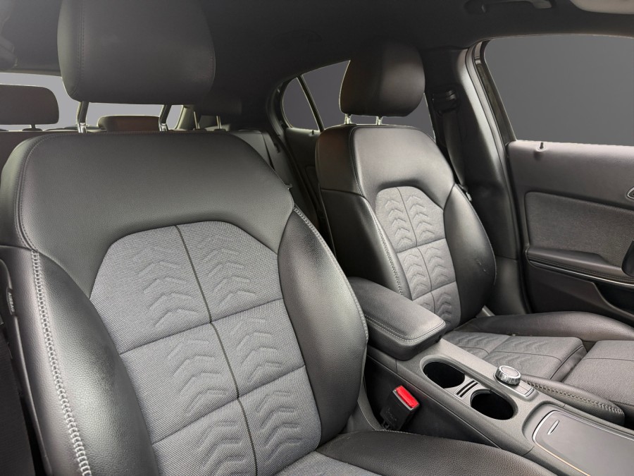 MERCEDES d'occasion CLASSE GLA GLA 200 D INTUITION de 2018 Caen (14)﻿