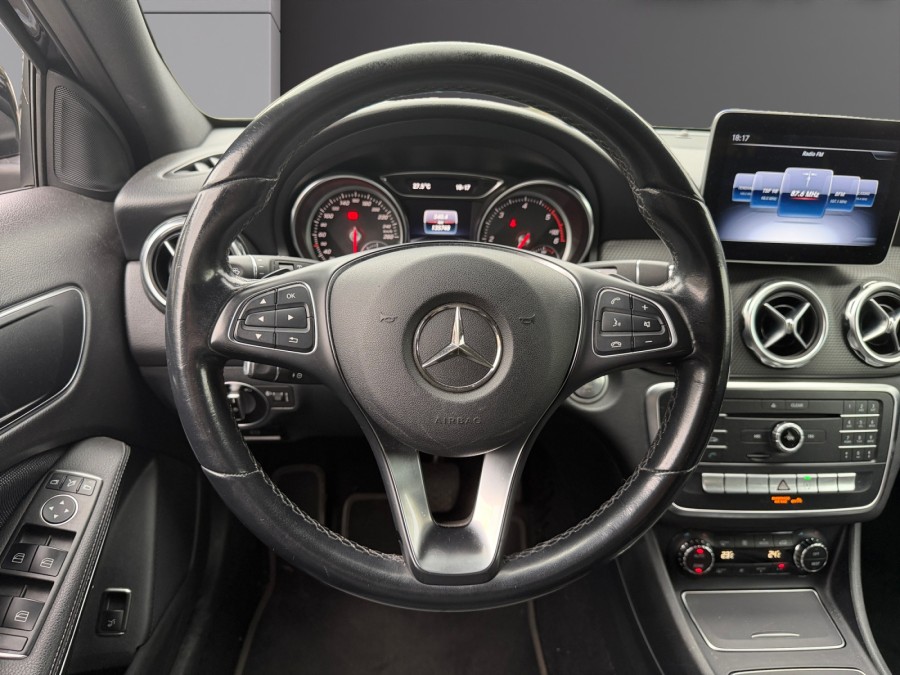 MERCEDES d'occasion CLASSE GLA GLA 200 D INTUITION de 2018 Caen (14)﻿