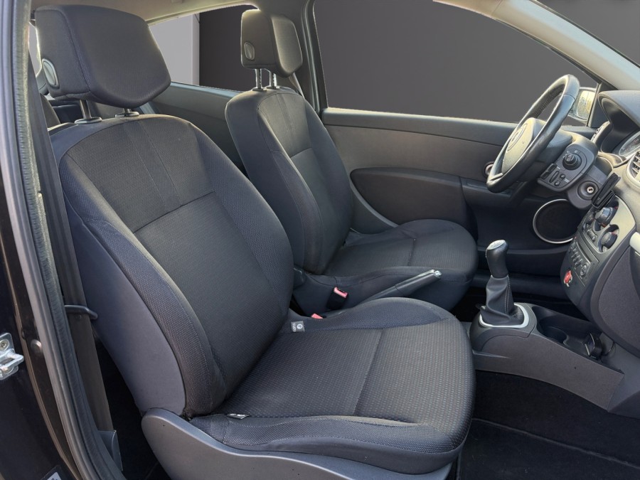 RENAULT d'occasion CLIO EXCEPTION 1.4 16V de 2006 Dijon (21)﻿