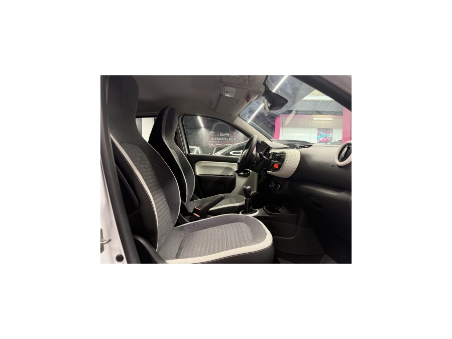 RENAULT d'occasion TWINGO III 1.0 SCE 65 INTENS de 2021 Villebon Sur