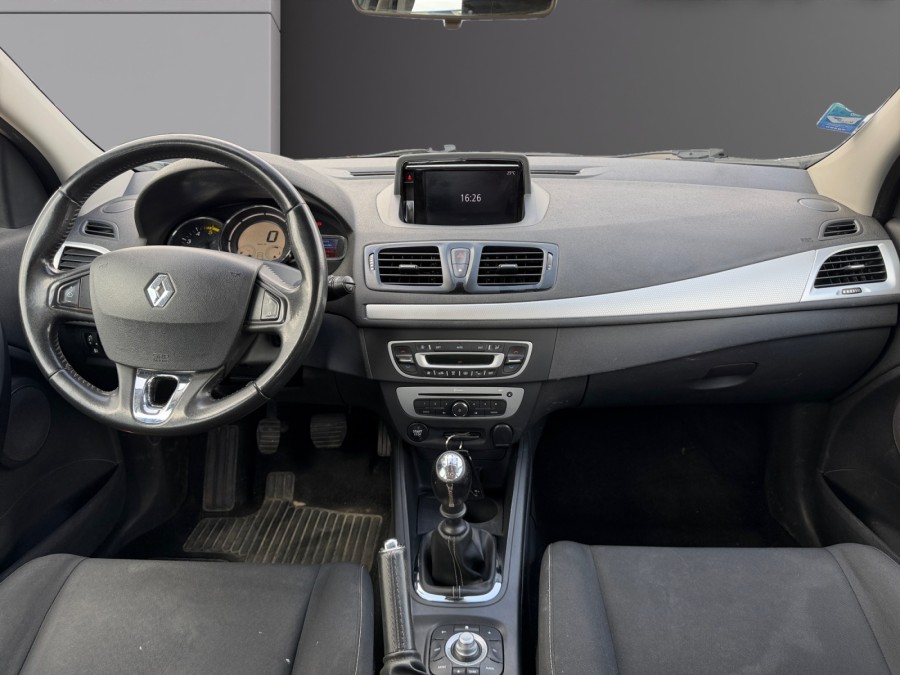 RENAULT d'occasion MEGANE III BERLINE BICORPS TROIS OU CINQ PORTES