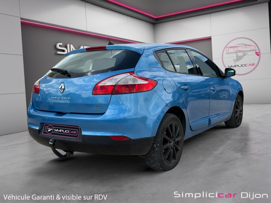 RENAULT d'occasion MEGANE III BERLINE BICORPS TROIS OU CINQ PORTES
