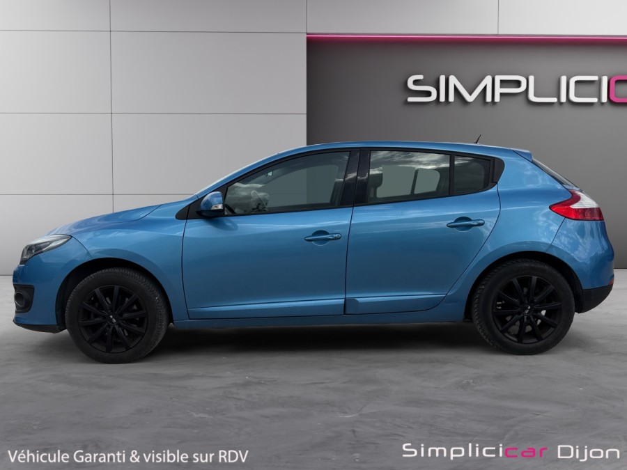 RENAULT d'occasion MEGANE III BERLINE BICORPS TROIS OU CINQ PORTES