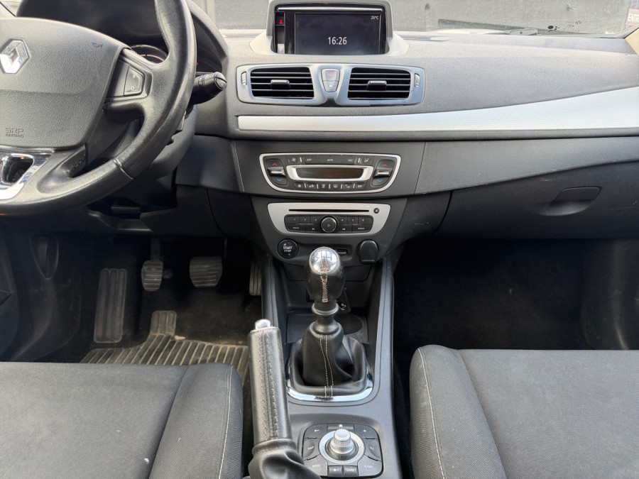 RENAULT d'occasion MEGANE III BERLINE BICORPS TROIS OU CINQ PORTES