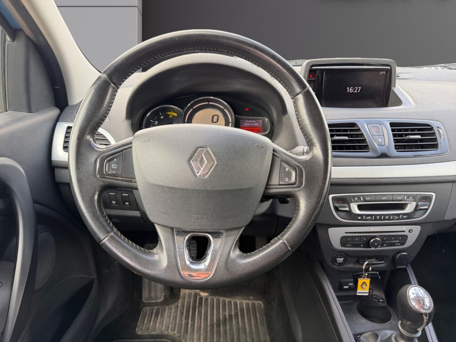 RENAULT d'occasion MEGANE III BERLINE BICORPS TROIS OU CINQ PORTES