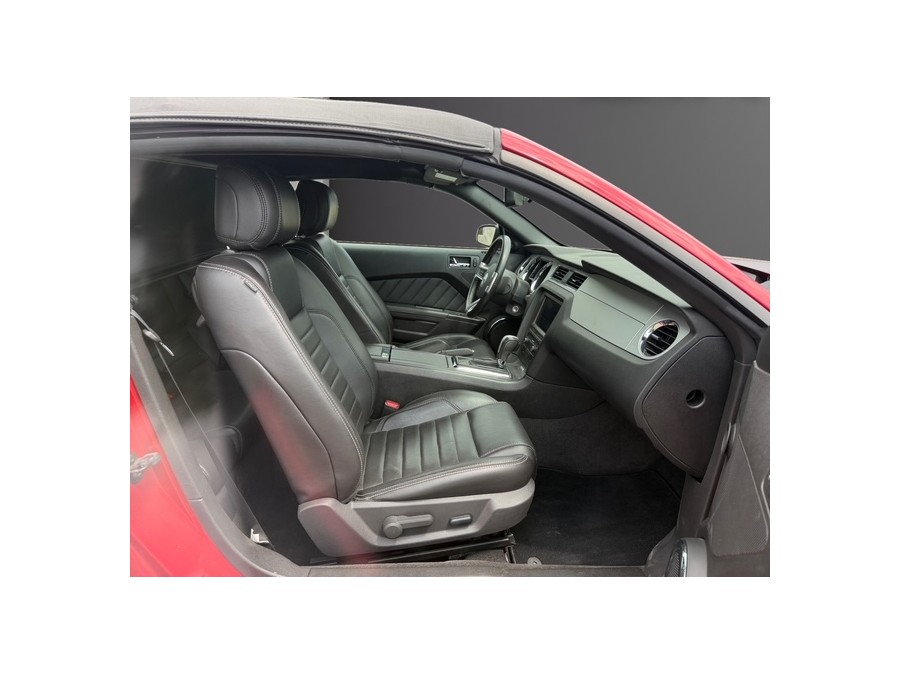 FORD d'occasion MUSTANG FORD MUSTANG CABRIO V6 3.7 L de 2013 Tours