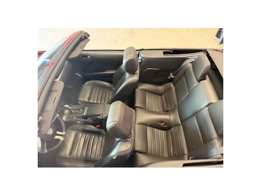 FORD d'occasion MUSTANG FORD MUSTANG CABRIO V6 3.7 L de 2013 Tours