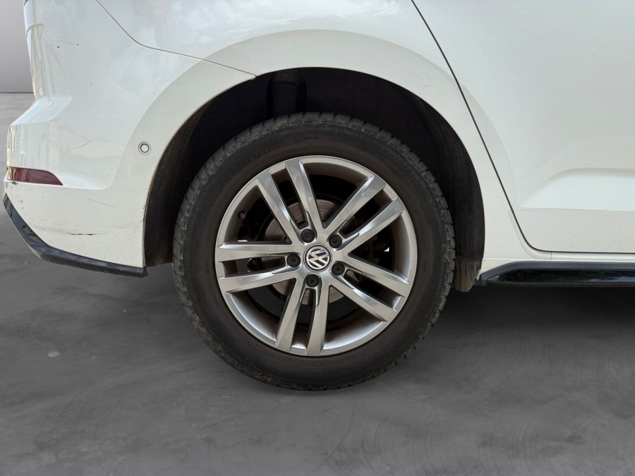 VOLKSWAGEN d'occasion TOURAN 1.5 TSI 150 LOUNGE de 2019 Toulon Est