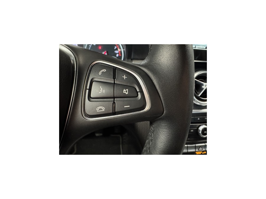 MERCEDES d'occasion CLASSE-A 1.6 A-180 16V de 2017 Villebon Sur