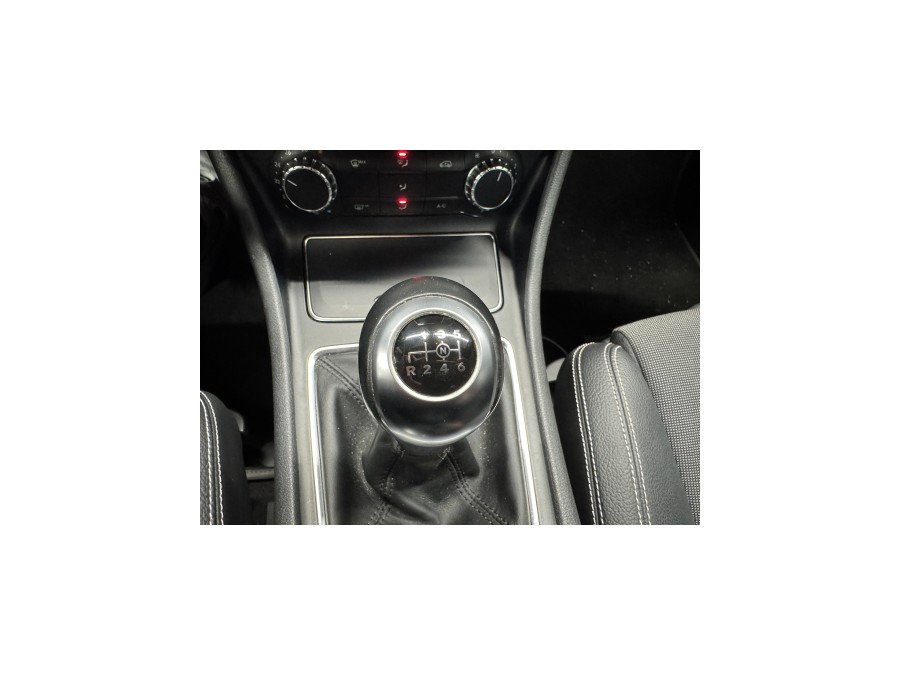 MERCEDES d'occasion CLASSE-A 1.6 A-180 16V de 2017 Villebon Sur