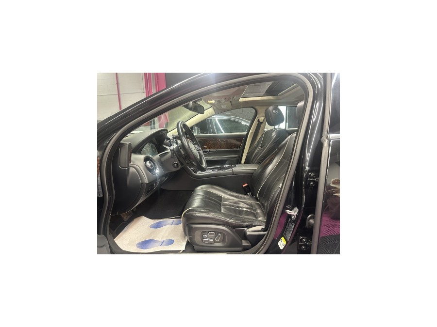 JAGUAR d'occasion XJ 3.0D V6 Portfolio BVA8 de 2015 Villebon Sur