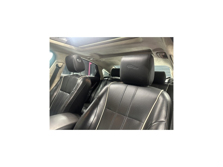 JAGUAR d'occasion XJ 3.0D V6 Portfolio BVA8 de 2015 Villebon Sur