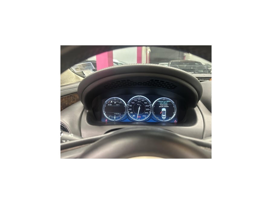 JAGUAR d'occasion XJ 3.0D V6 Portfolio BVA8 de 2015 Villebon Sur