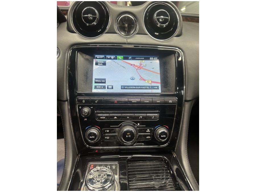 JAGUAR d'occasion XJ 3.0D V6 Portfolio BVA8 de 2015 Villebon Sur