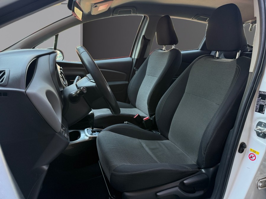 TOYOTA d'occasion YARIS 100H DYNAMIC BUSINESS de 2016 Toulon Est (83)﻿