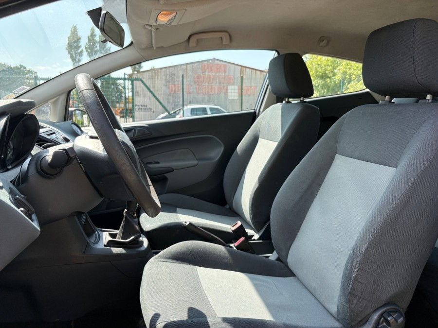 FORD d'occasion FIESTA VI 1.4 TDCI 68 AMBIENTE de 2010 Brest (29)﻿